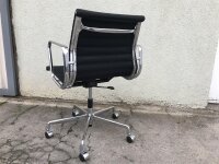 Vitra Aluminium Chair EA 117 Hopsak Schwarz