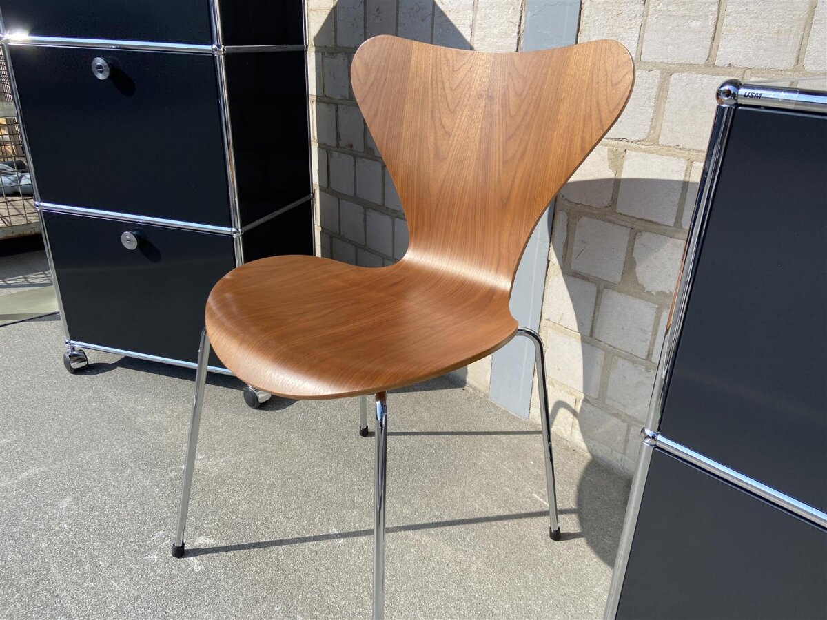 Fritz Hansen Stuhl 3107 von Arne Jacobsen 195 00