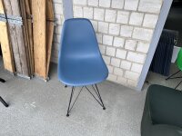 Vitra DSR Eames Plastic Side Chair Blau