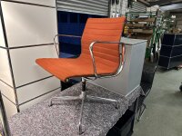 Vitra Aluminium Chair EA 108 Kastanie Hopsak Charles & Ray Eames