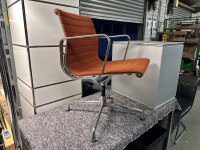 Vitra Aluminium Chair EA 108 Kastanie Hopsak Charles & Ray Eames