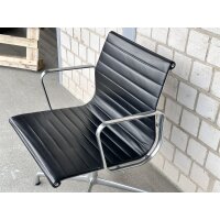 Vitra Aluminium Chair EA 107, Schwarz, Leder