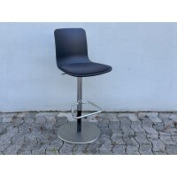 Ensemble 6 Vitra Hal Barstool und 1 Vitra Ad Hoc High Meeting Table