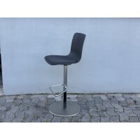 Ensemble 6 Vitra Hal Barstool und 1 Vitra Ad Hoc High Meeting Table