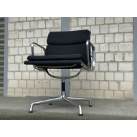Vitra Aluminium Chair EA 207 Softpad merinoschwarz