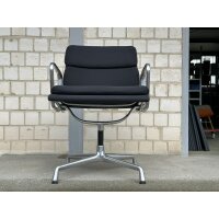 Vitra Aluminium Chair EA 207 Softpad merinoschwarz