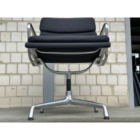 Vitra Aluminium Chair EA 207 Softpad merinoschwarz