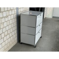 USM Haller Sideboard 75x50x104 cm lichtgrau
