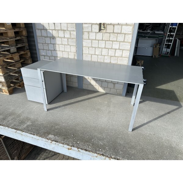 Molteni Less Less Jean Nouvel Kombination Tisch & Container