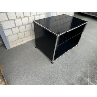 USM Haller Tisch mit Glasplatte Schwarz