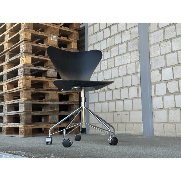Fritz Hansen Serie 7 Drehstuhl