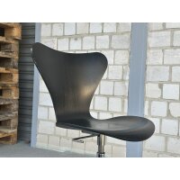 Fritz Hansen Serie 7 Drehstuhl