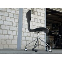 Fritz Hansen Serie 7 Drehstuhl