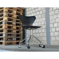 Fritz Hansen Serie 7 Drehstuhl