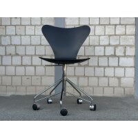 Fritz Hansen Serie 7 Drehstuhl