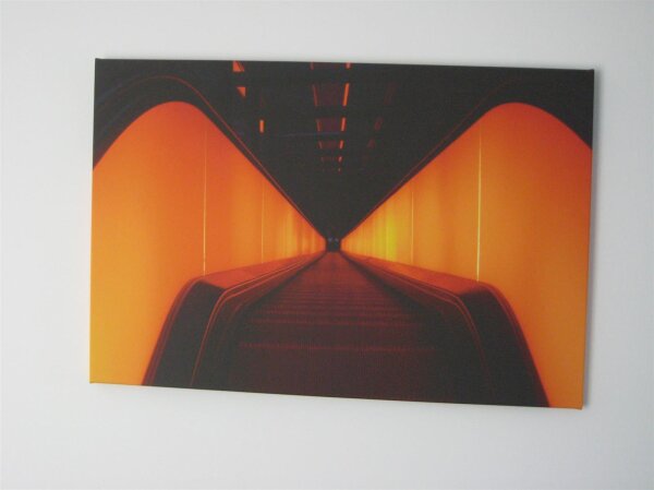 Bild / Rolltreppe Orange auf Leinwand 120 x 80 cm