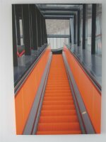 Bild / Rolltreppe hoch Orange auf Leinwand 120 x 80 cm